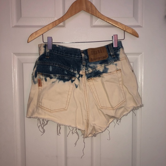 Mid-rise bleached cut-off denim shorts - Picture 4 of 6